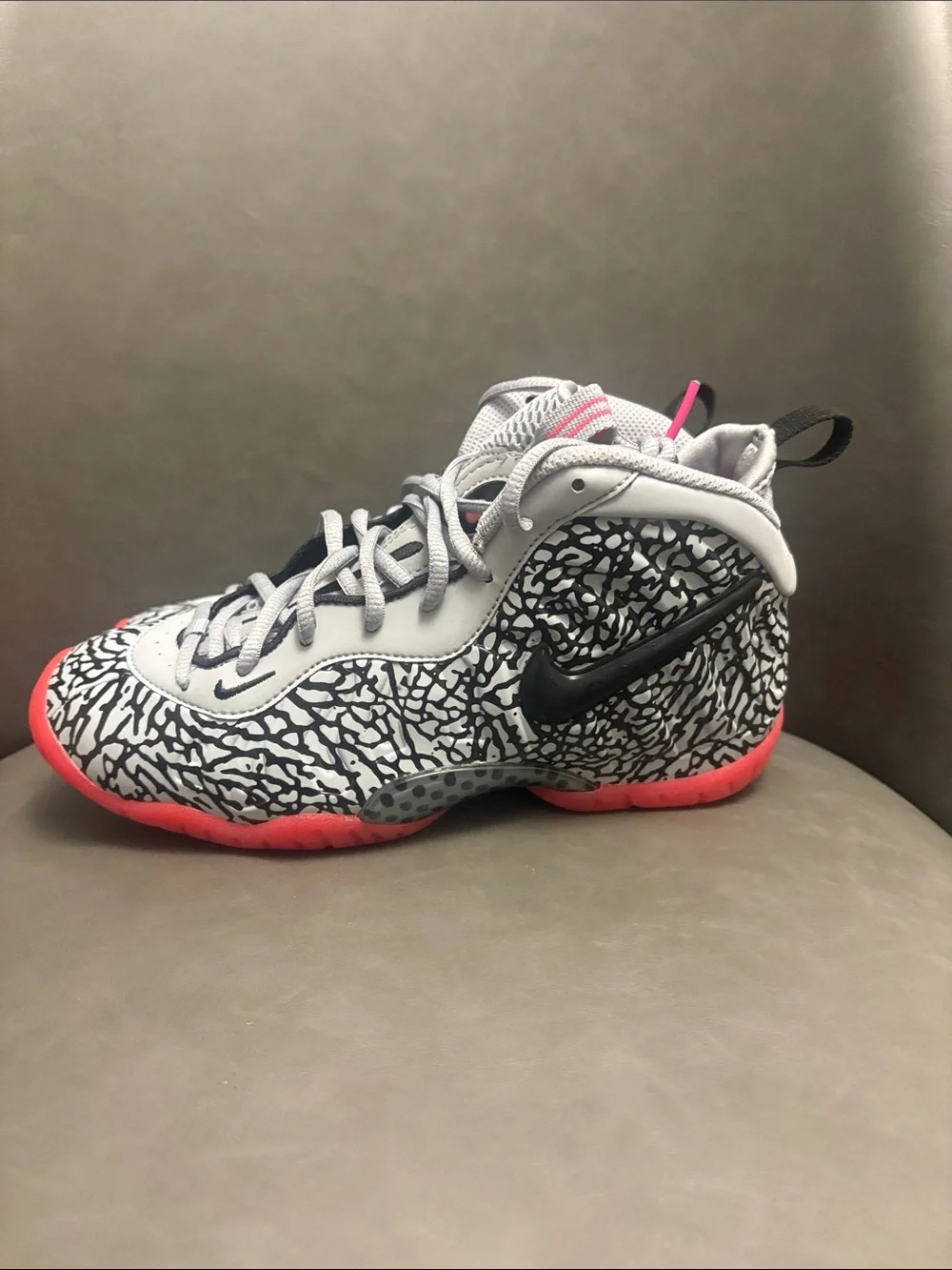 Nike Kids Sneakers Gray Black White with Pink Foamposites- No Box